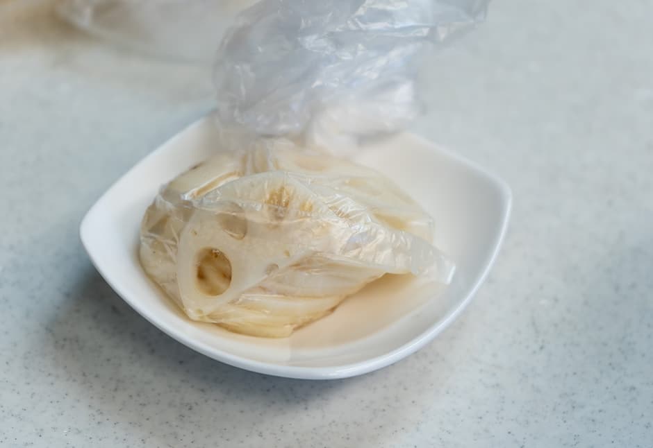 小鯛の酢〆　だし酢とあわせて