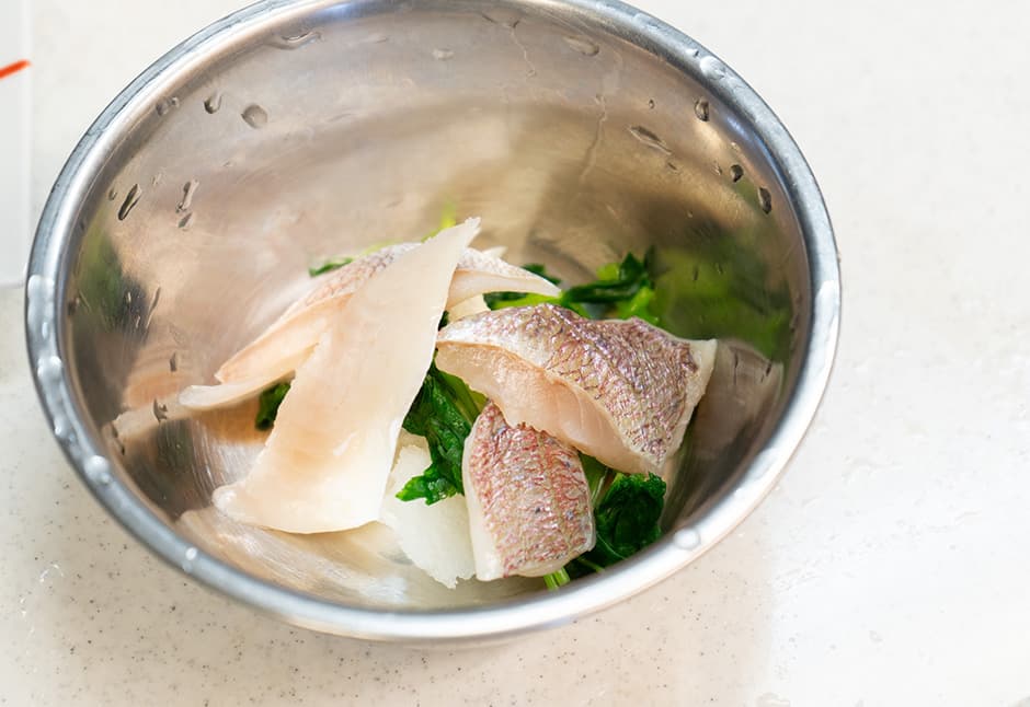 小鯛の酢〆　だし酢とあわせて