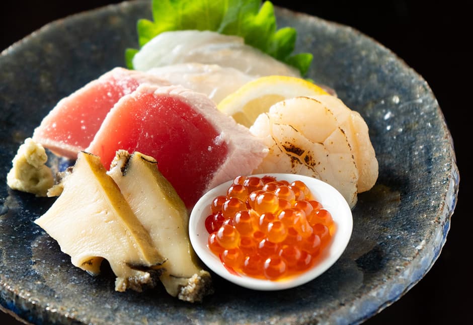 新春豪華海鮮丼(鯛、鮪、いくら、帆立、あわび）