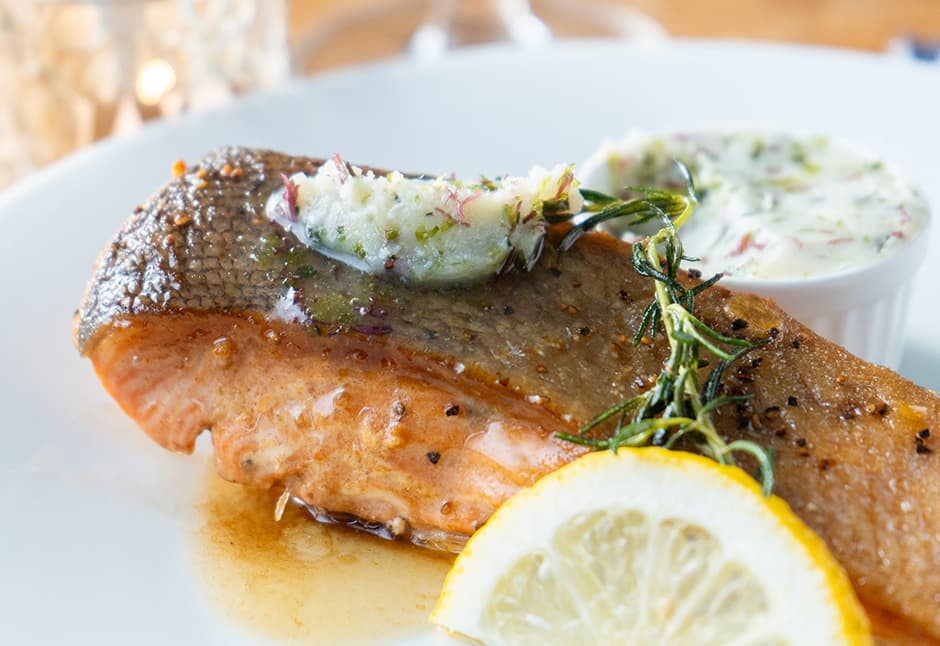 サーモンステーキ２切と斉吉海藻バター