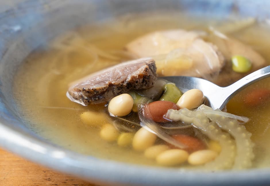 豆と豚肉のスープ