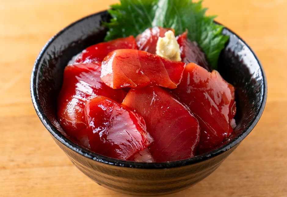 本まぐろ（メジ）切り落とし漬け丼