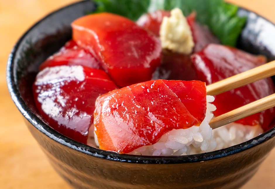 本まぐろ（メジ）切り落とし漬け丼