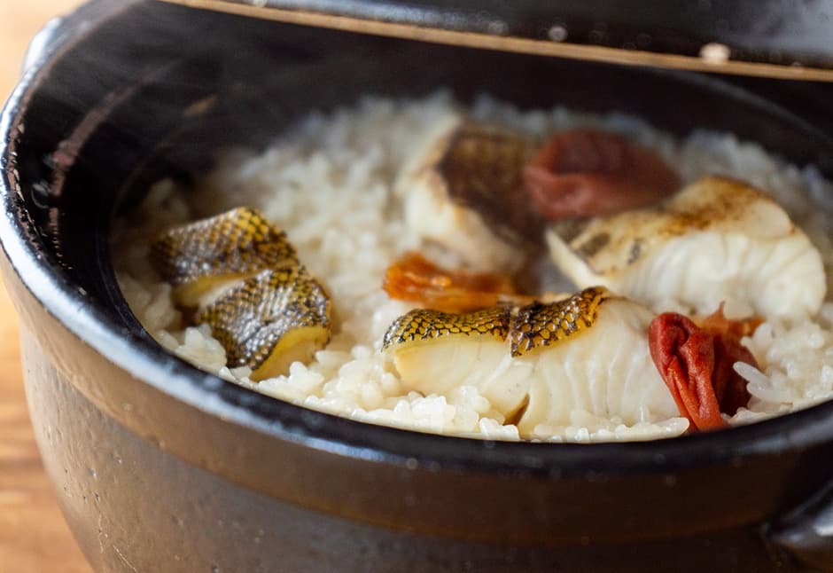 炙りあいなめと梅の炊き込みご飯（２合）