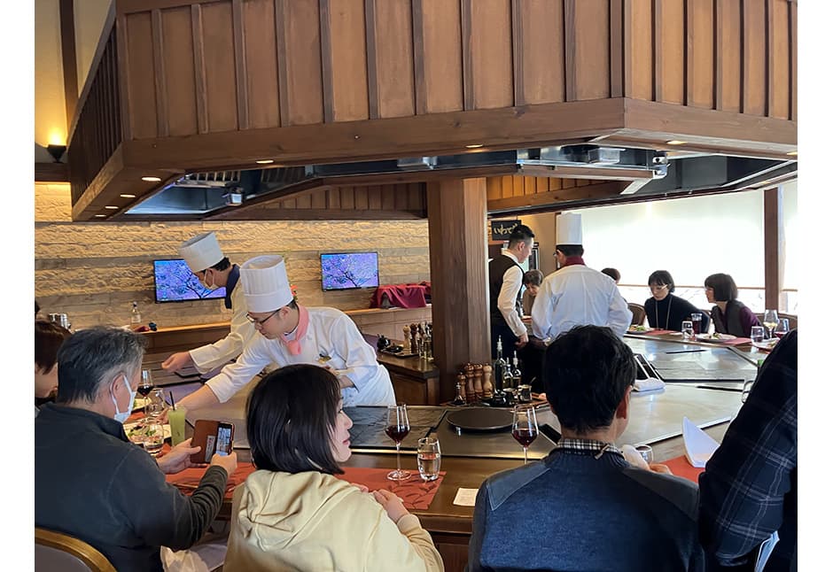ステーキ鉄板焼き「和かな」さんの岩手短角牛のハンバーグ